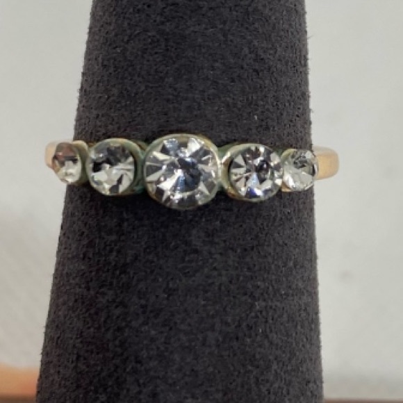 Gold and cubic zirconia cocktail statement ring costume jewellery sparkly bling - Picture 1 of 9